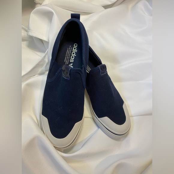 Adidas slip-on canvas shoes - Picture 6 of 8